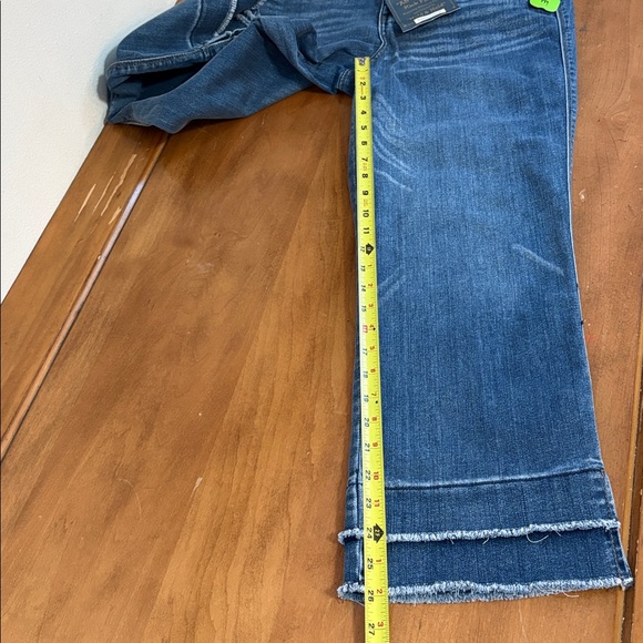 Democracy NWT Absolution Kick Flare Blue Jeans with Frayed Hem Size 10 - Picture 7 of 14